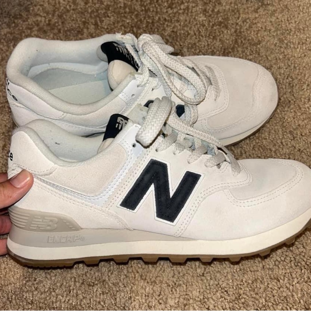 New Balance Women’s 8.5 574 Core